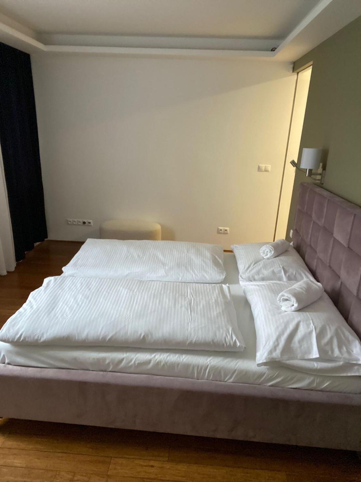 Old Town Apartment บราติสลาวา ภายนอก รูปภาพ